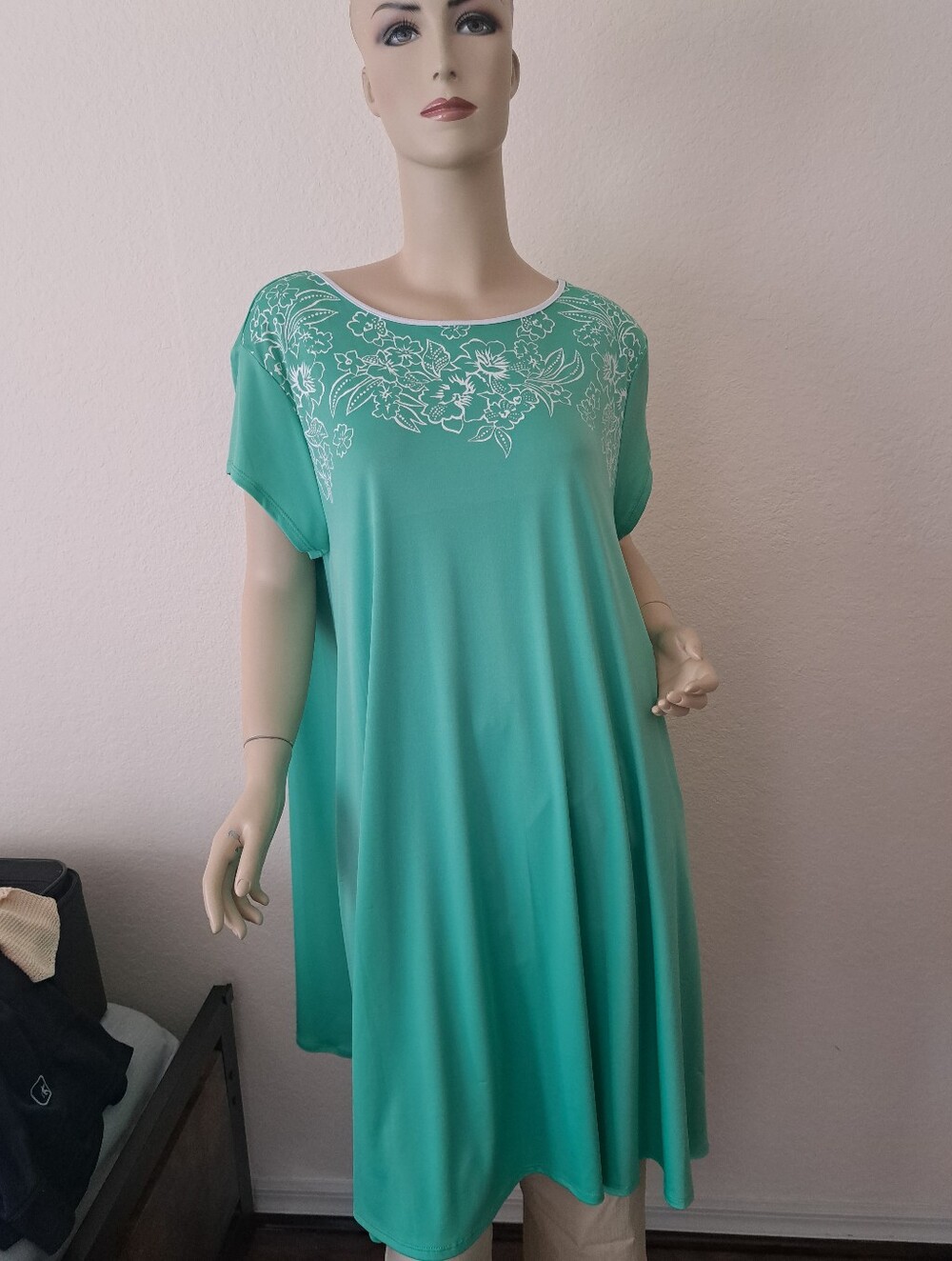 DRESS GREEN WITH WHITE FRONT MOTIF BY RUBY RED